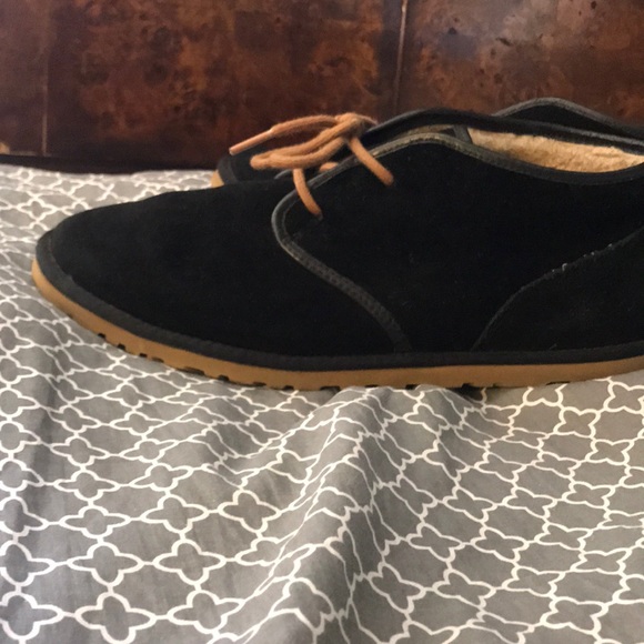 Ugg - Picture 2 of 2